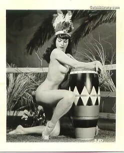 Bettie Page photo 22 of 1564
