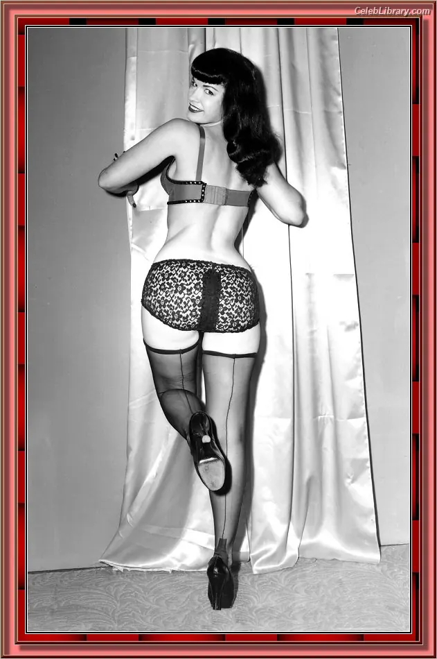 Bettie Page photo 18 of 1564