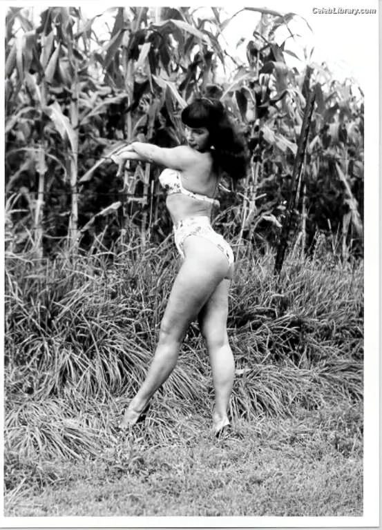 Bettie Page photo 21 of 1564