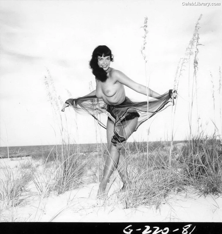 Bettie Page photo 21 of 1558