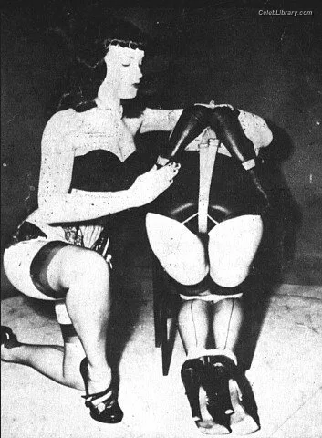 Bettie Page photo 24 of 1558
