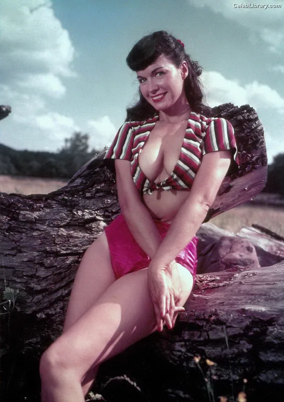 Bettie Page photo 2 of 1558