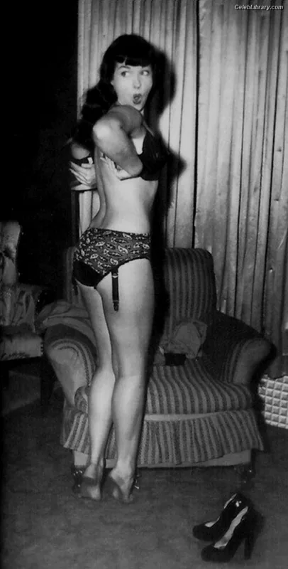 Bettie Page photo 16 of 1558
