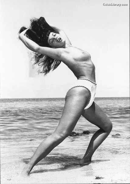 Bettie Page photo 15 of 1558