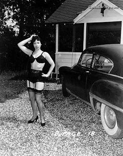 Bettie Page photo 17 of 1558