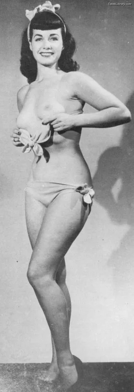 Bettie Page photo 15 of 1558
