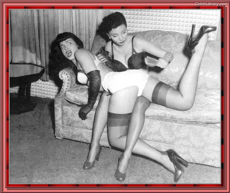 Bettie Page photo 15 of 1558