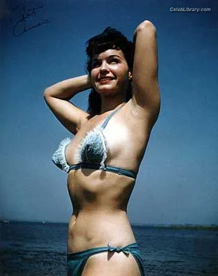 Bettie Page photo 7 of 1558