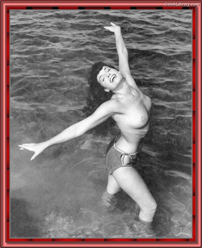 Bettie Page photo 3 of 1558