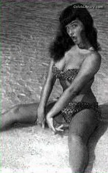 Bettie Page photo 17 of 1558