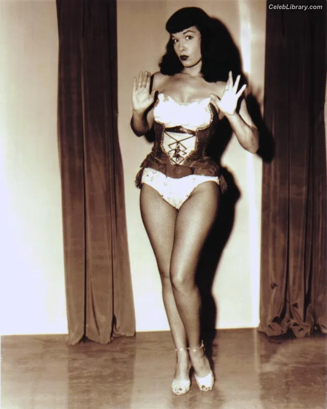 Bettie Page photo 3 of 1558