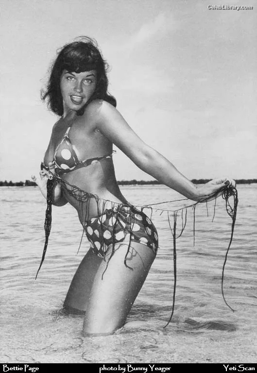 Bettie Page photo 8 of 1558