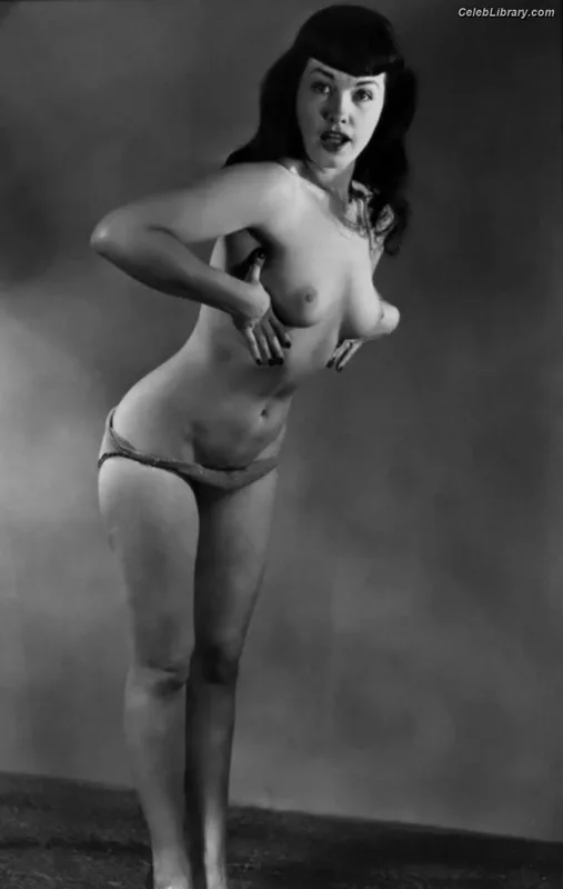 Bettie Page photo 9 of 1558