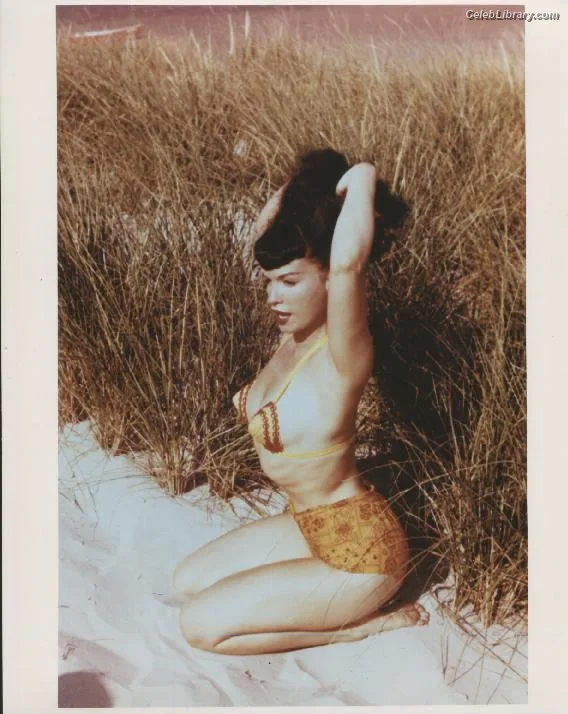 Bettie Page photo 23 of 1558