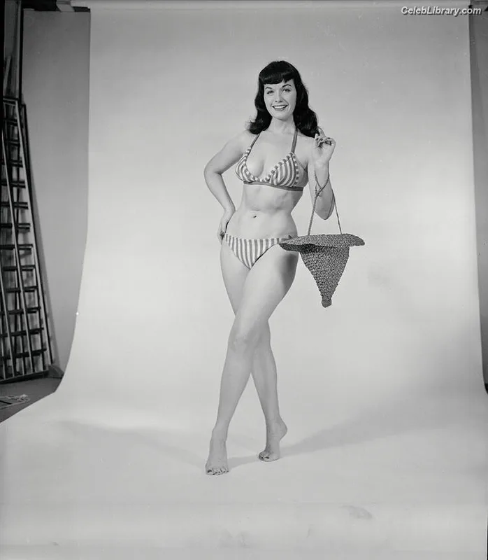 Bettie Page photo 2 of 1558