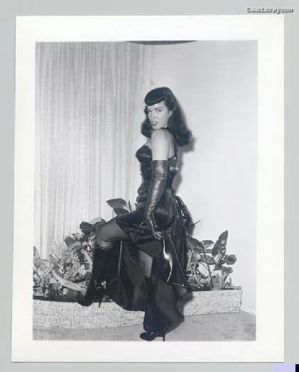 Bettie Page photo 3 of 1558