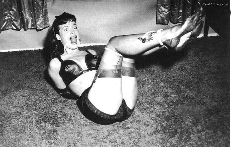 Bettie Page photo 11 of 1558