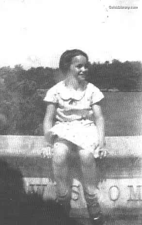 Bettie Page photo 17 of 1558