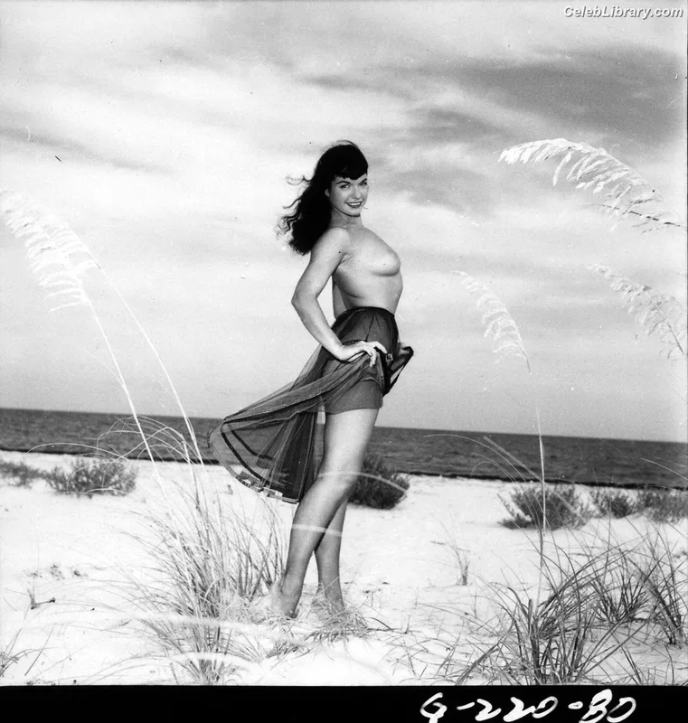 Bettie Page photo 10 of 1558