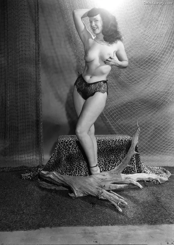 Bettie Page photo 9 of 1558
