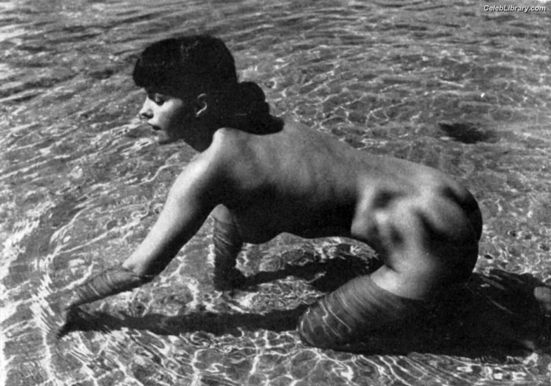 Bettie Page photo 12 of 1558