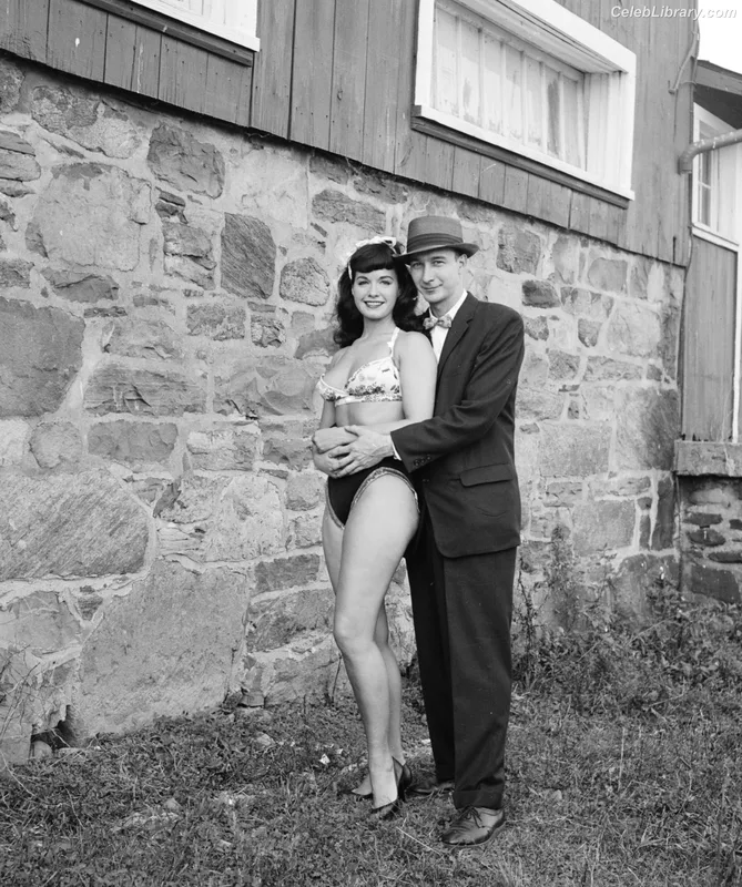 Bettie Page photo 14 of 1558