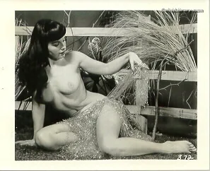 Bettie Page photo 3 of 1558