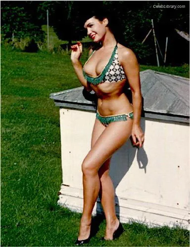 Bettie Page photo 4 of 1558