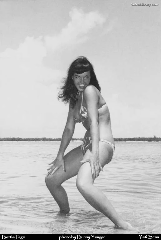 Bettie Page photo 10 of 1558