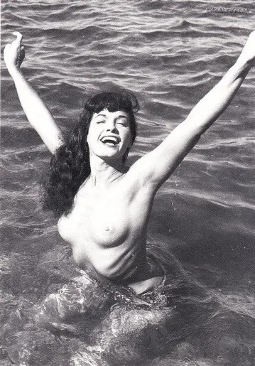 Bettie Page photo 10 of 1558