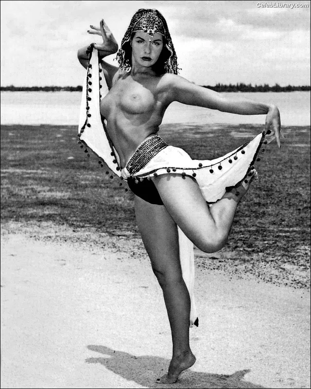Bettie Page photo 15 of 1558