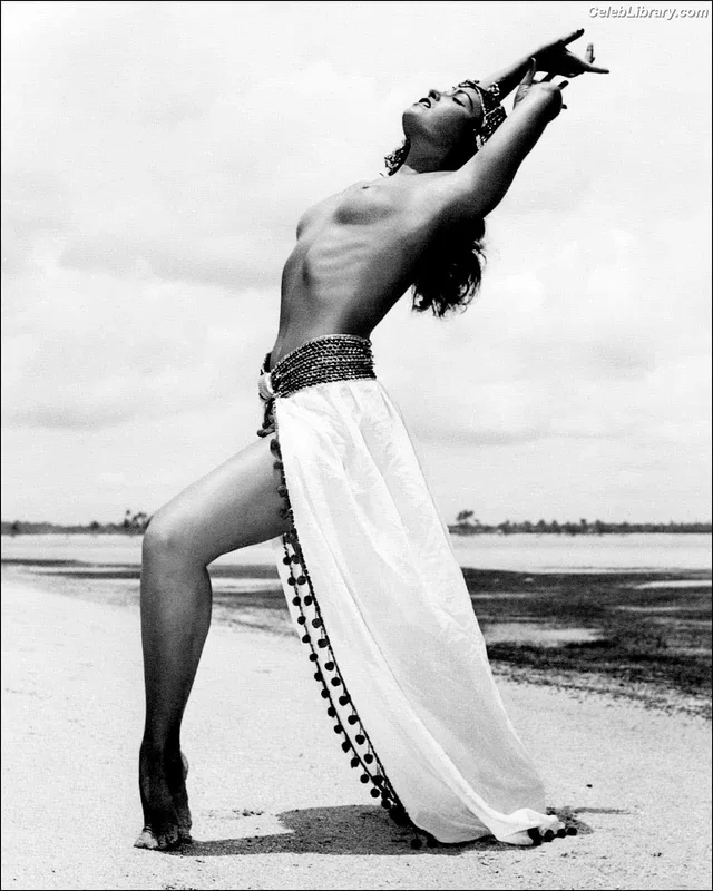 Bettie Page photo 18 of 1558