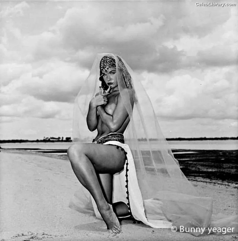 Bettie Page photo 2 of 1558