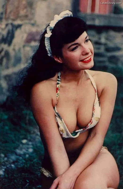 Bettie Page photo 5 of 1558