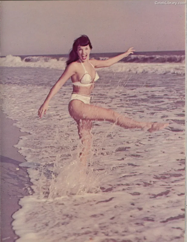 Bettie Page photo 11 of 1558