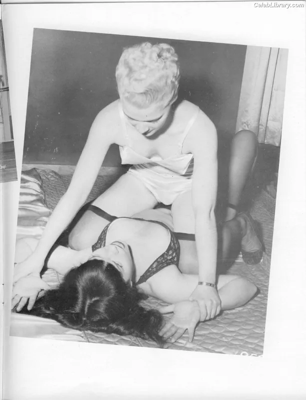 Bettie Page photo 23 of 1558