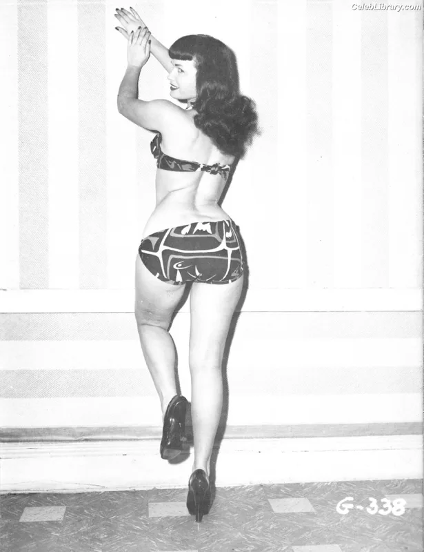 Bettie Page photo 24 of 1558