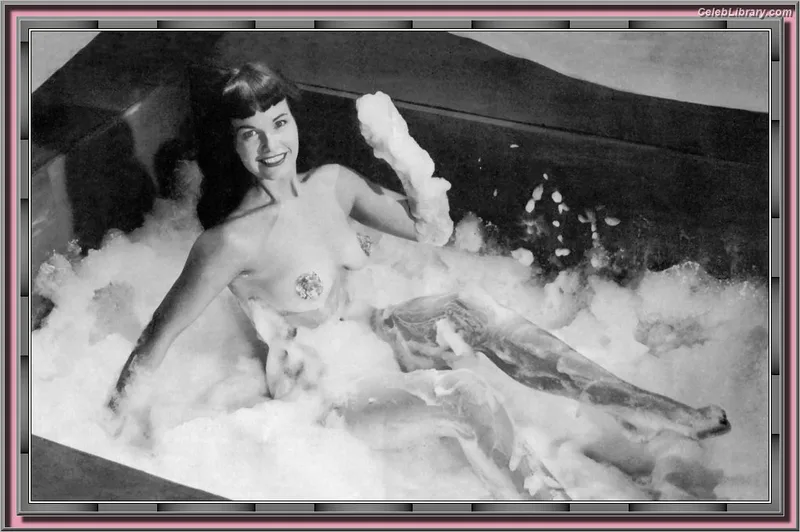 Bettie Page photo 8 of 1558
