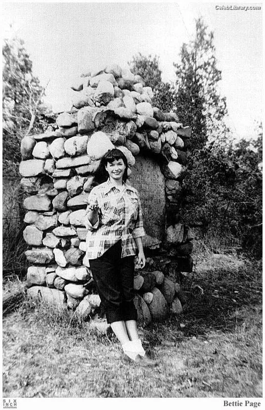 Bettie Page photo 5 of 1558