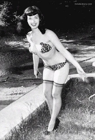 Bettie Page photo 8 of 1558