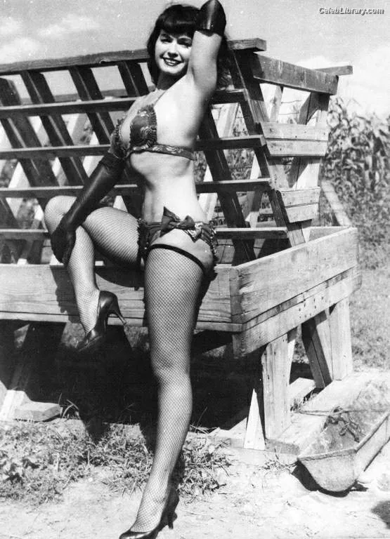 Bettie Page photo 23 of 1558