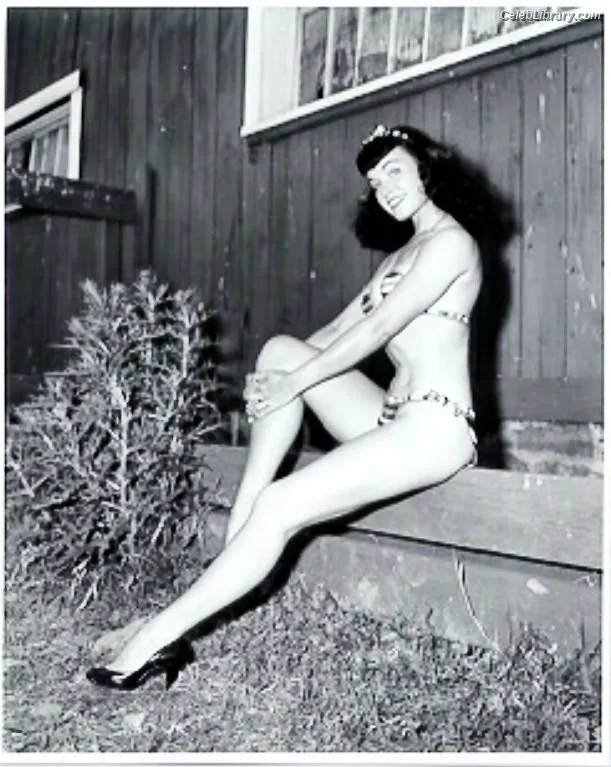 Bettie Page photo 3 of 1558