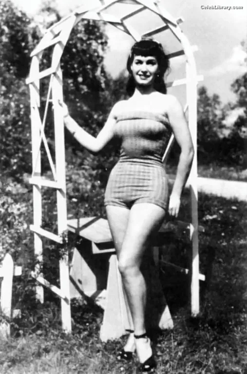 Bettie Page photo 7 of 1558