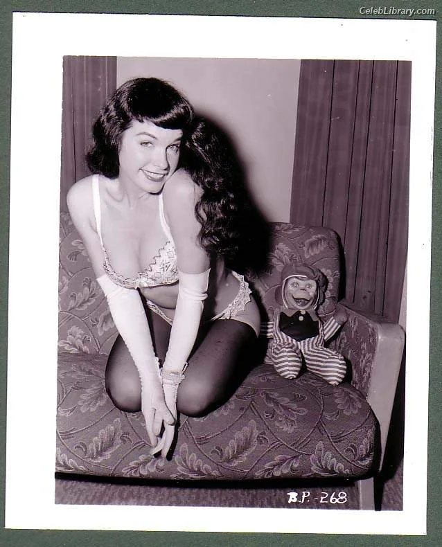 Bettie Page photo 15 of 1558