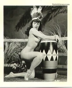 Bettie Page photo 15 of 1558