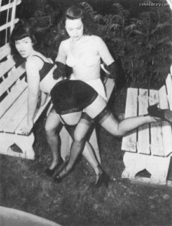 Bettie Page photo 4 of 1558