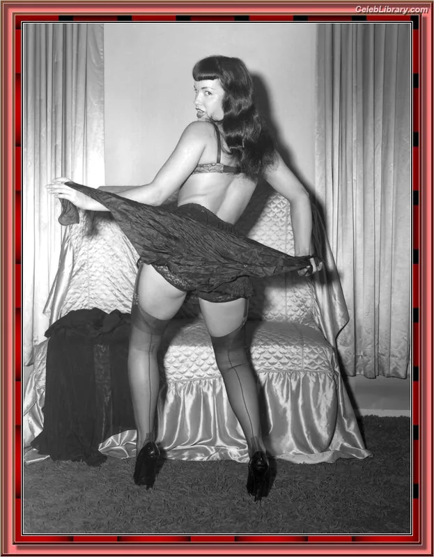 Bettie Page photo 8 of 1558