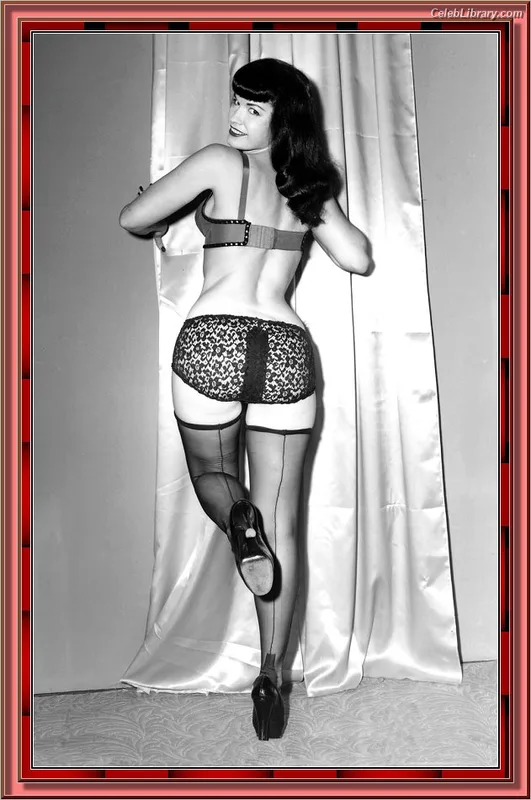 Bettie Page photo 11 of 1558