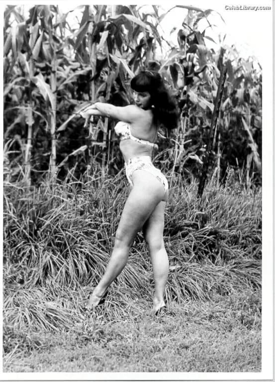Bettie Page photo 14 of 1558