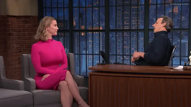 Betty Gilpin photo 20 of 272